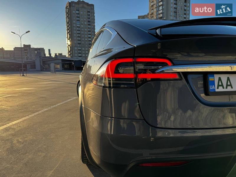 Позашляховик / Кросовер Tesla Model X 2020 в Києві