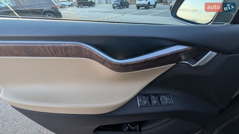 Внедорожник / Кроссовер Tesla Model X 2016 в Днепре