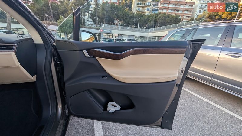 Внедорожник / Кроссовер Tesla Model X 2016 в Днепре