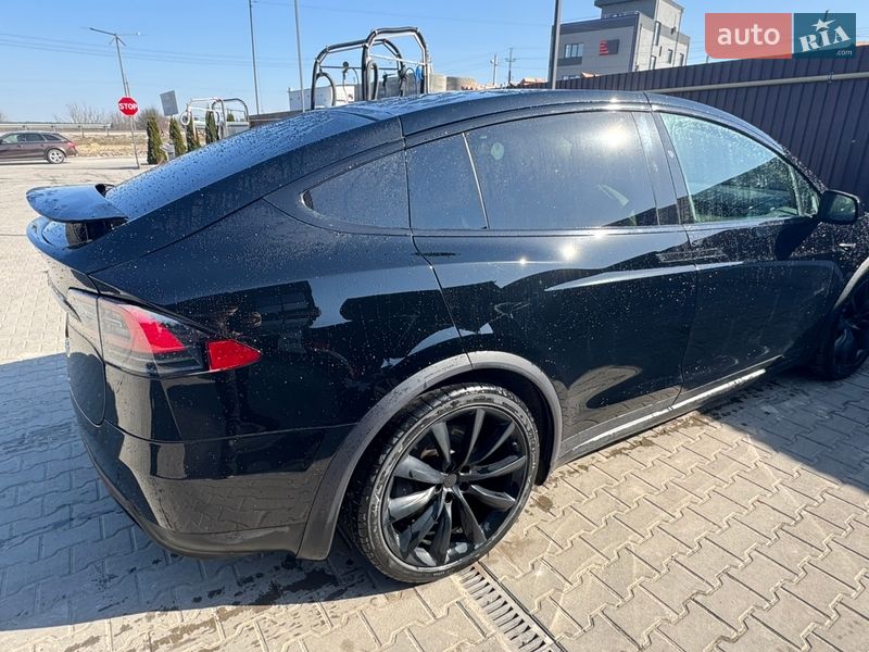 Позашляховик / Кросовер Tesla Model X 2018 в Львові