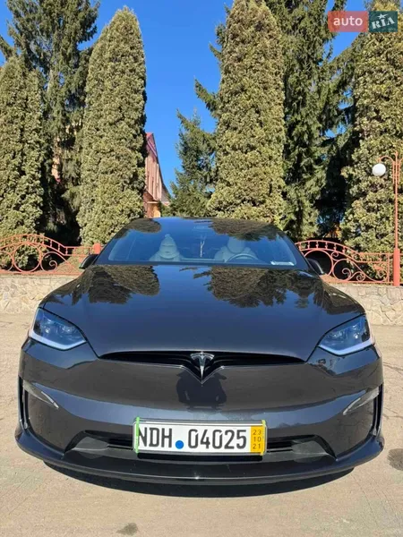Tesla Model X 2024