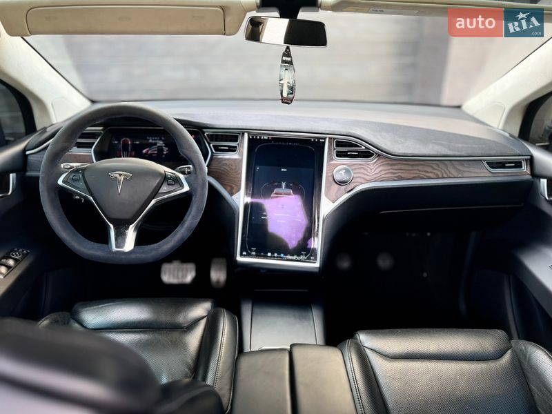 Внедорожник / Кроссовер Tesla Model X 2016 в Николаеве