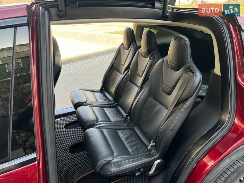 Внедорожник / Кроссовер Tesla Model X 2016 в Николаеве