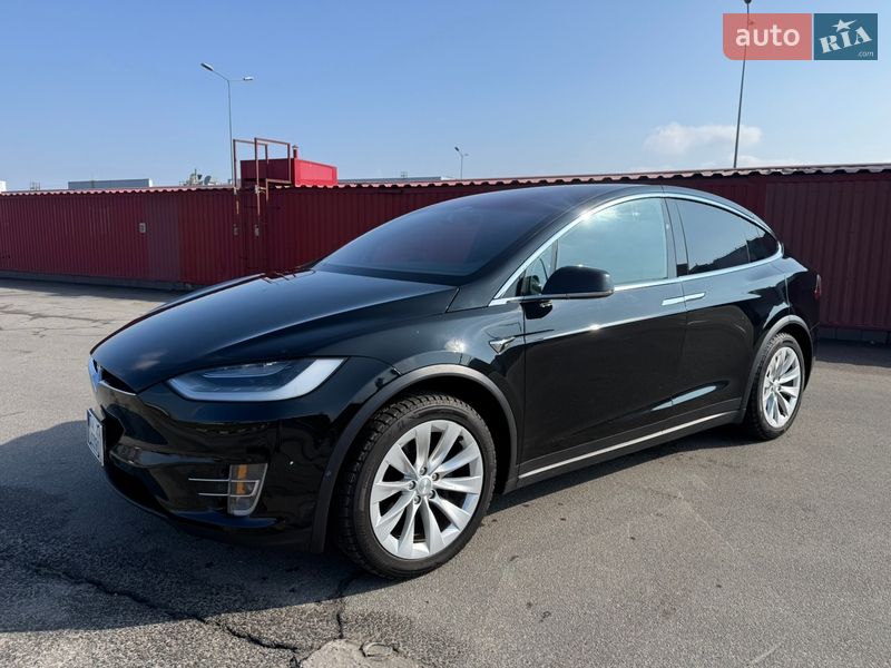 Tesla Model X 2019