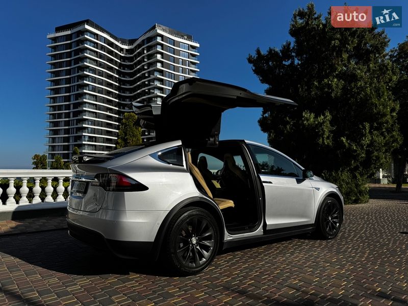Позашляховик / Кросовер Tesla Model X 2016 в Одесі