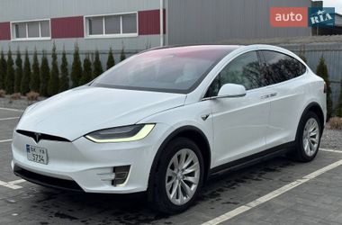 Позашляховик / Кросовер Tesla Model X 2016 в Луцьку