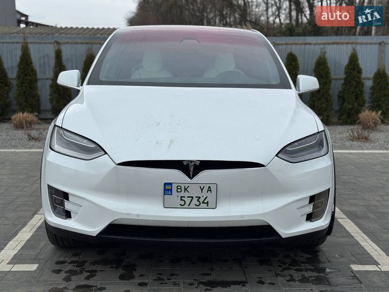 Позашляховик / Кросовер Tesla Model X 2016 в Луцьку