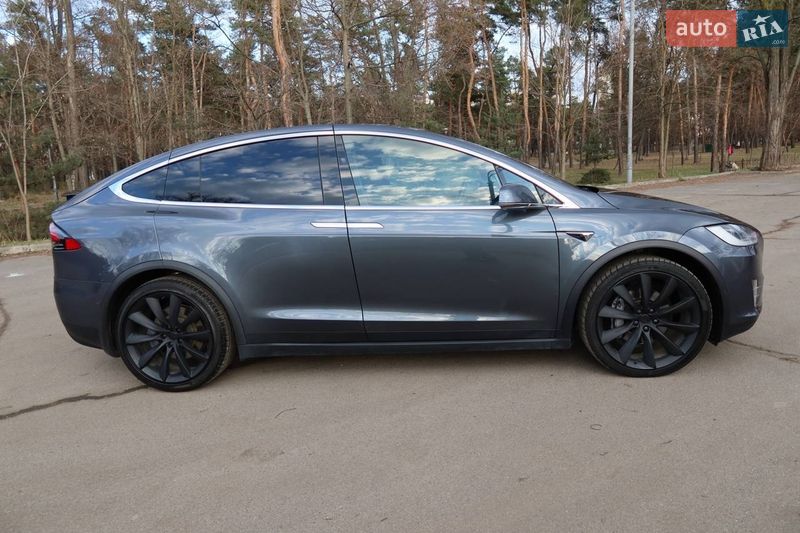 Внедорожник / Кроссовер Tesla Model X 2018 в Киеве