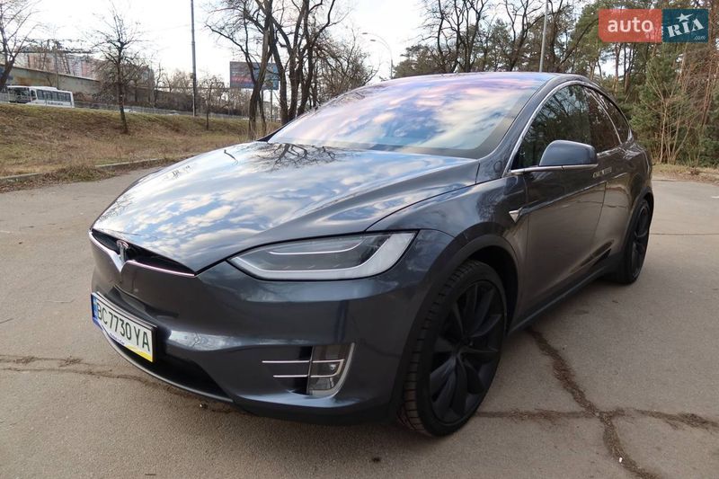 Внедорожник / Кроссовер Tesla Model X 2018 в Киеве