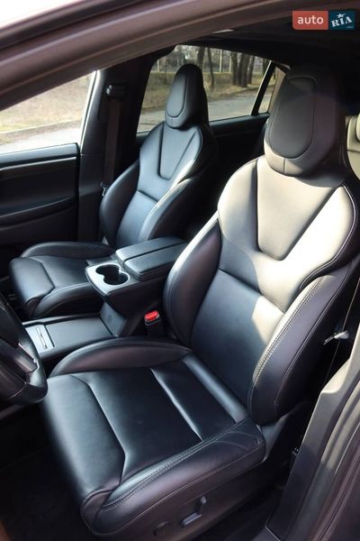 Внедорожник / Кроссовер Tesla Model X 2018 в Киеве