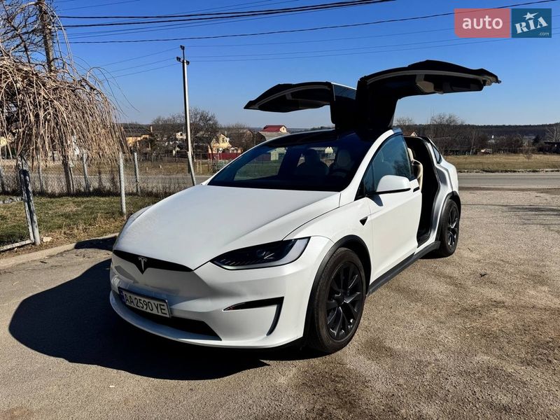 Tesla Model X 2023