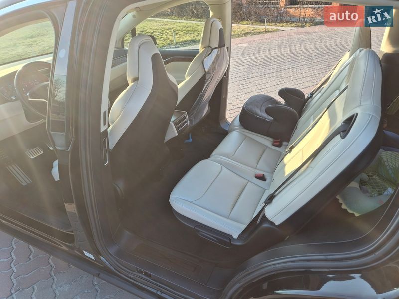 Внедорожник / Кроссовер Tesla Model X 2018 в Киеве
