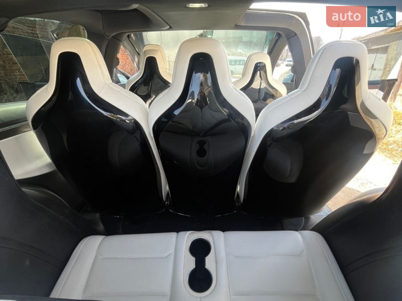 Позашляховик / Кросовер Tesla Model X 2016 в Львові фото 10 Позашляховик / Кросовер Tesla Model X 2016 в Львові