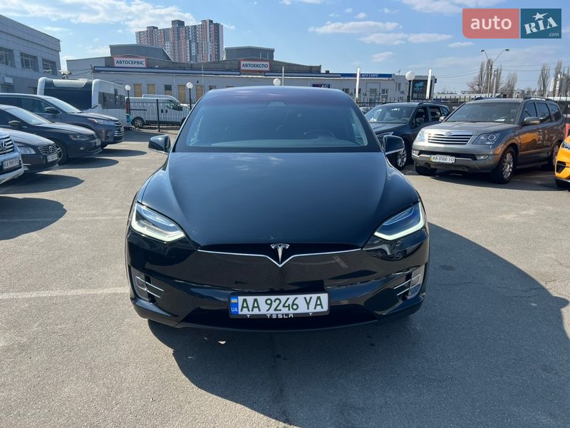 Позашляховик / Кросовер Tesla Model X 2018 в Києві