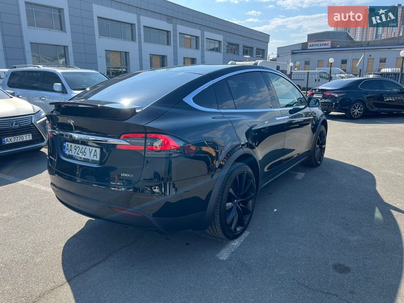 Позашляховик / Кросовер Tesla Model X 2018 в Києві