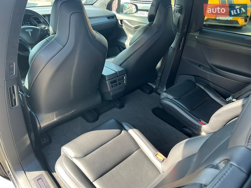 Позашляховик / Кросовер Tesla Model X 2018 в Києві