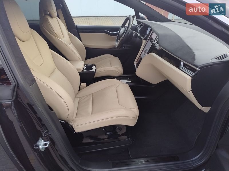 Позашляховик / Кросовер Tesla Model X 2016 в Львові фото 15 Позашляховик / Кросовер Tesla Model X 2016 в Львові
