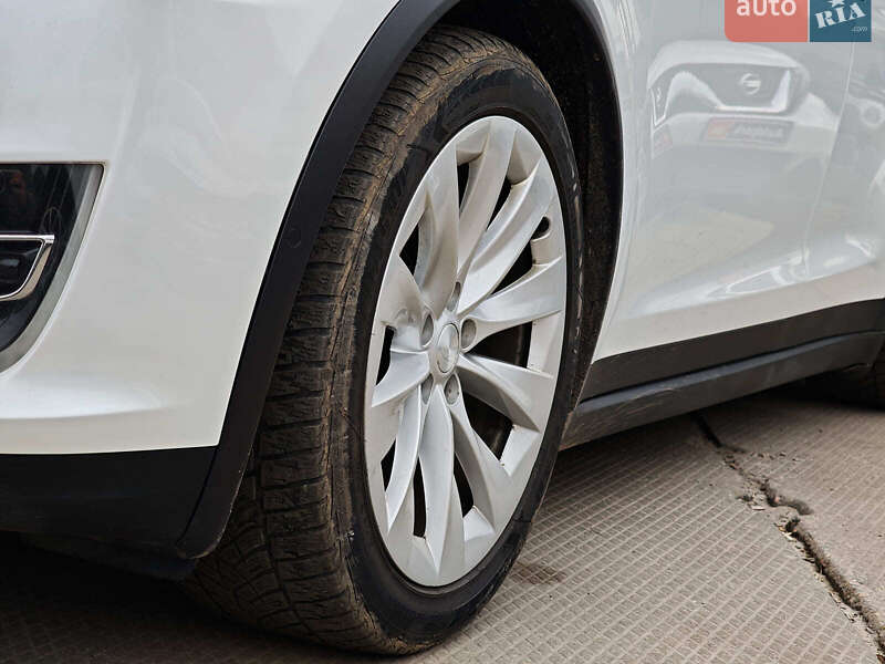 Внедорожник / Кроссовер Tesla Model X 2016 в Харькове