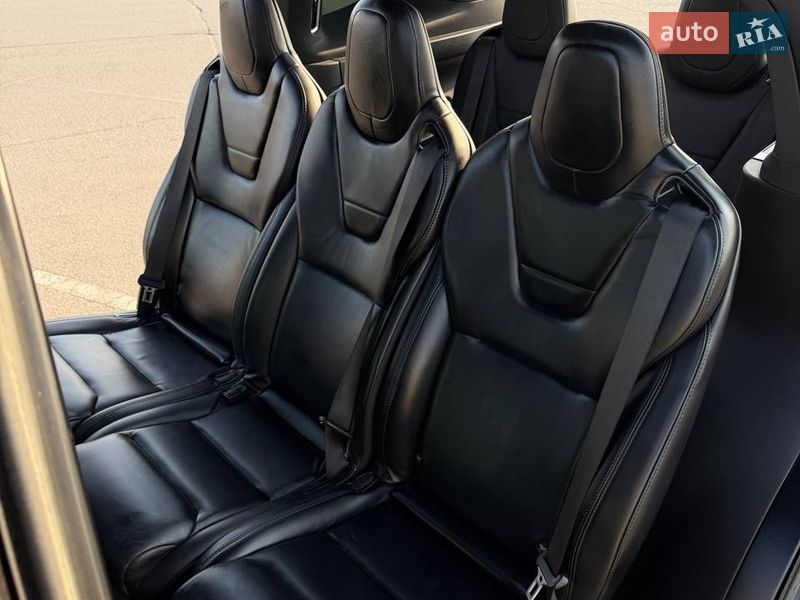 Внедорожник / Кроссовер Tesla Model X 2016 в Киеве