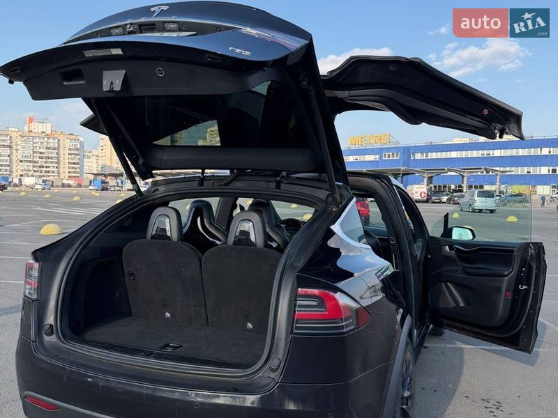 Внедорожник / Кроссовер Tesla Model X 2016 в Киеве