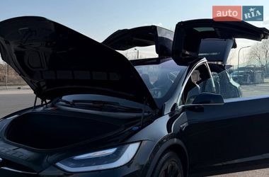 Позашляховик / Кросовер Tesla Model X 2016 в Києві