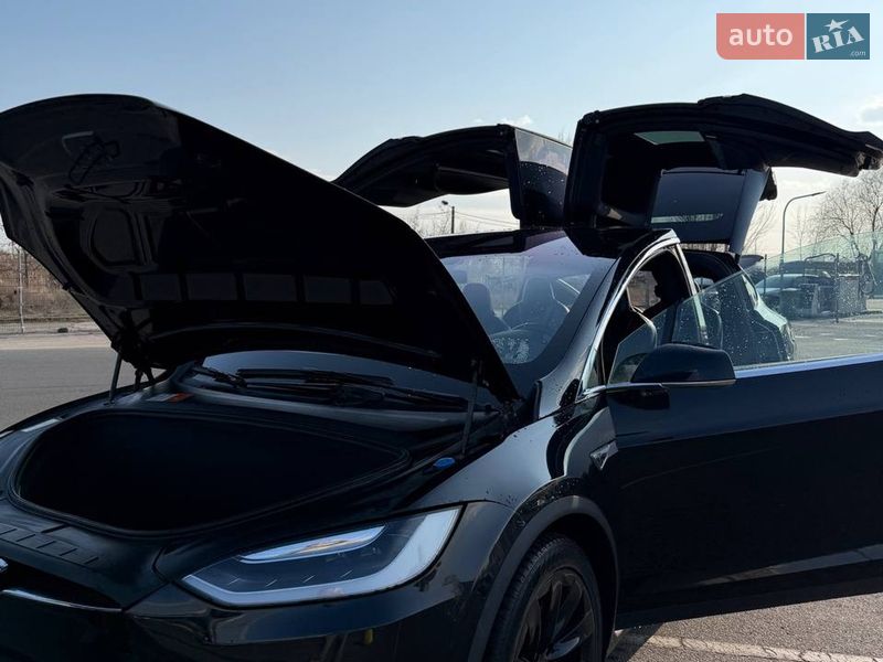 Внедорожник / Кроссовер Tesla Model X 2016 в Киеве