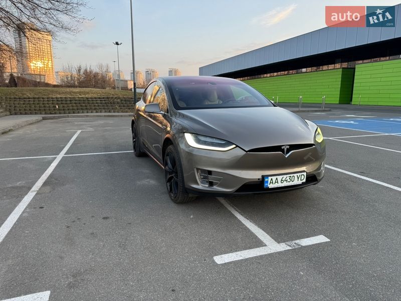 Позашляховик / Кросовер Tesla Model X 2016 в Києві