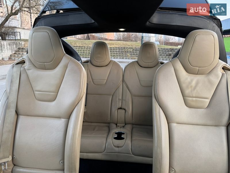 Позашляховик / Кросовер Tesla Model X 2016 в Києві