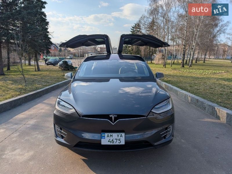 Tesla Model X 2020