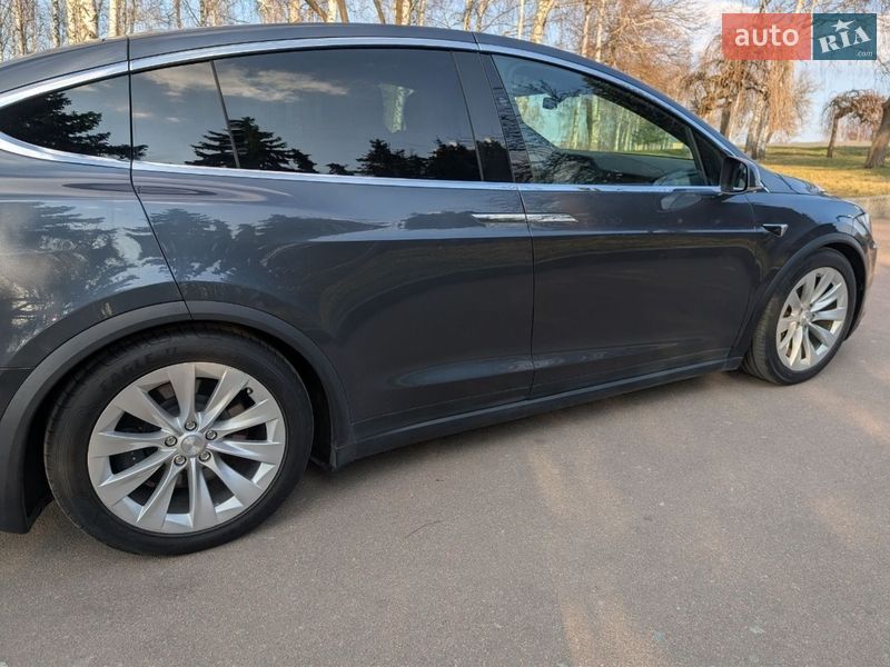 Позашляховик / Кросовер Tesla Model X 2020 в Києві