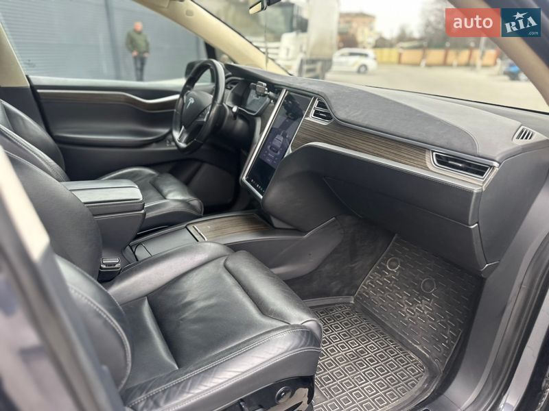 Внедорожник / Кроссовер Tesla Model X 2016 в Белой Церкви