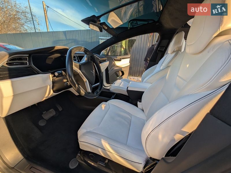 Внедорожник / Кроссовер Tesla Model X 2017 в Днепре фото 14 Внедорожник / Кроссовер Tesla Model X 2017 в Днепре