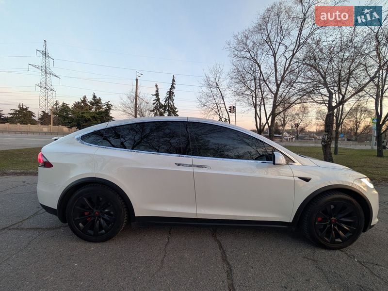 Внедорожник / Кроссовер Tesla Model X 2017 в Днепре фото 29 Внедорожник / Кроссовер Tesla Model X 2017 в Днепре
