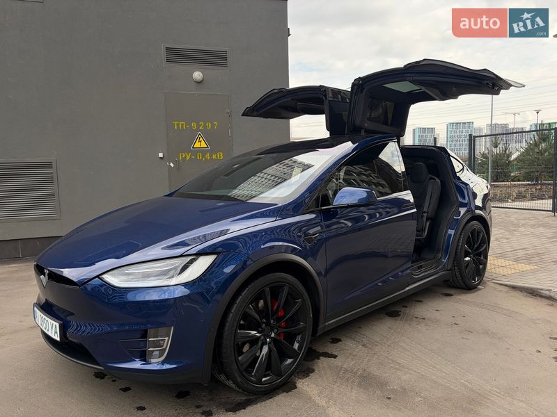 Внедорожник / Кроссовер Tesla Model X 2019 в Киеве