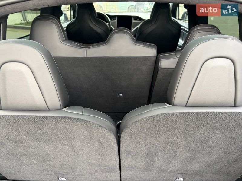 Внедорожник / Кроссовер Tesla Model X 2019 в Киеве