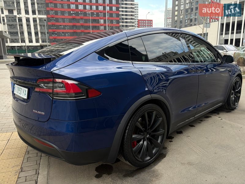 Внедорожник / Кроссовер Tesla Model X 2019 в Киеве