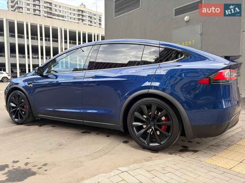 Внедорожник / Кроссовер Tesla Model X 2019 в Киеве