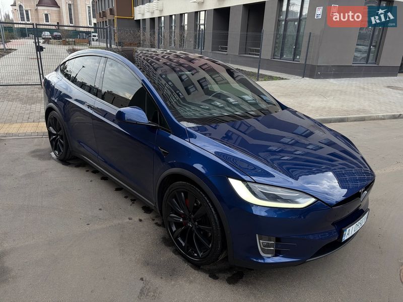 Внедорожник / Кроссовер Tesla Model X 2019 в Киеве