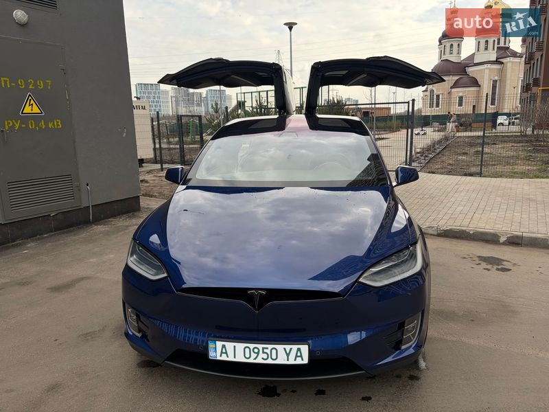 Внедорожник / Кроссовер Tesla Model X 2019 в Киеве