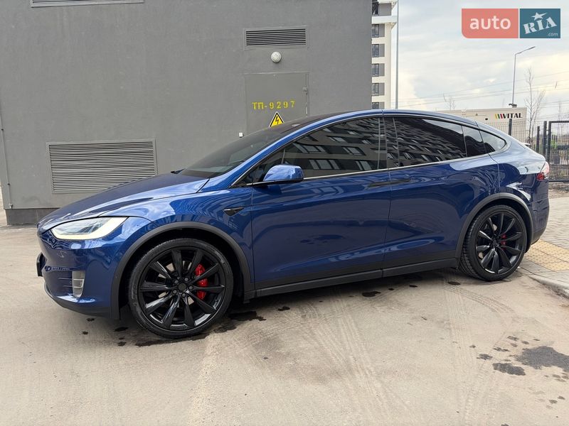 Внедорожник / Кроссовер Tesla Model X 2019 в Киеве