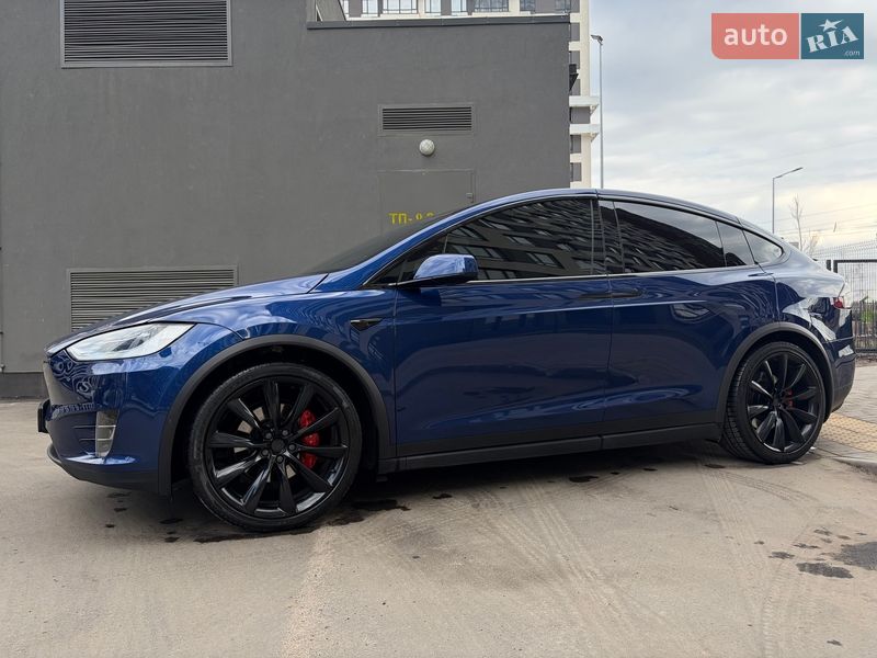 Внедорожник / Кроссовер Tesla Model X 2019 в Киеве