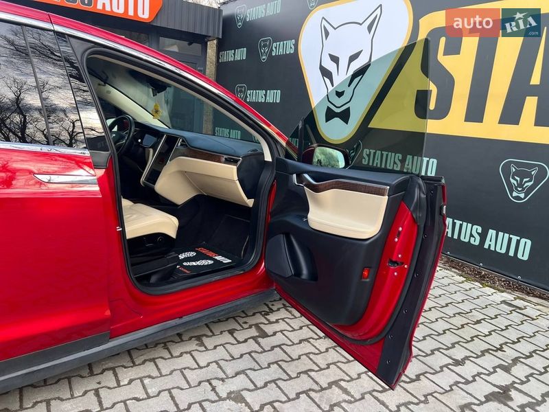 Внедорожник / Кроссовер Tesla Model X 2016 в Хмельницком