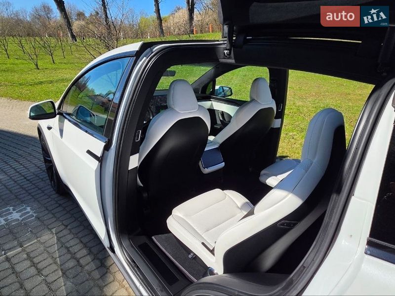 Внедорожник / Кроссовер Tesla Model X 2023 в Львове фото 15 Внедорожник / Кроссовер Tesla Model X 2023 в Львове