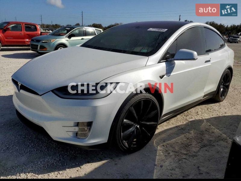 Позашляховик / Кросовер Tesla Model X 2016 в Рівному фото 10 Позашляховик / Кросовер Tesla Model X 2016 в Рівному