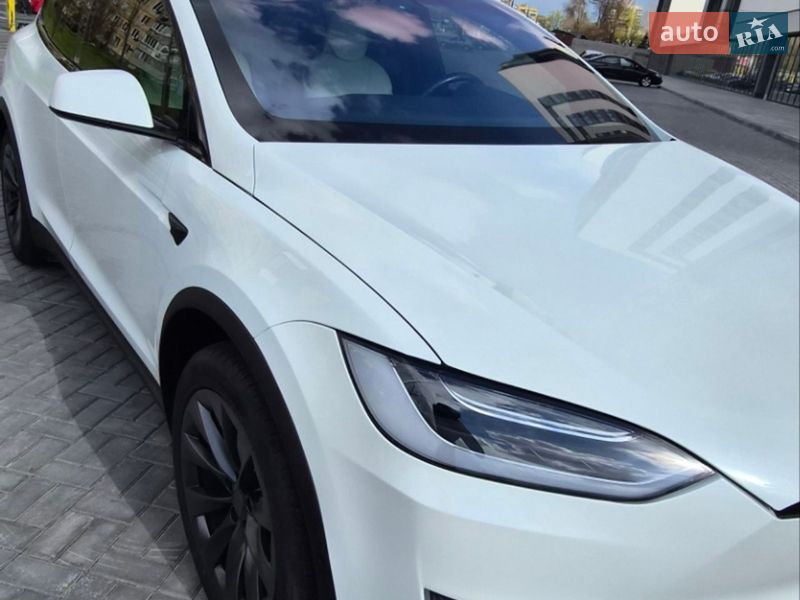 Позашляховик / Кросовер Tesla Model X 2017 в Дніпрі
