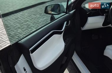 Позашляховик / Кросовер Tesla Model X 2017 в Дніпрі