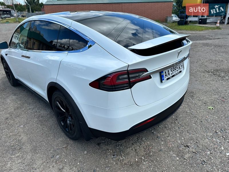 Позашляховик / Кросовер Tesla Model X 2019 в Києві