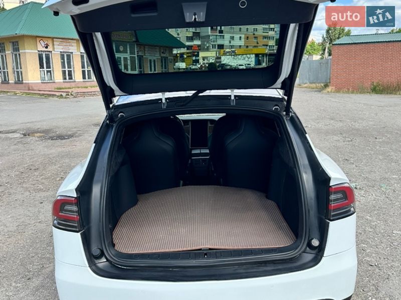 Позашляховик / Кросовер Tesla Model X 2019 в Києві