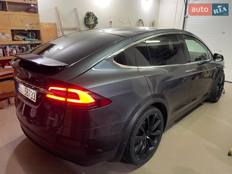Позашляховик / Кросовер Tesla Model X 2018 в Бродах