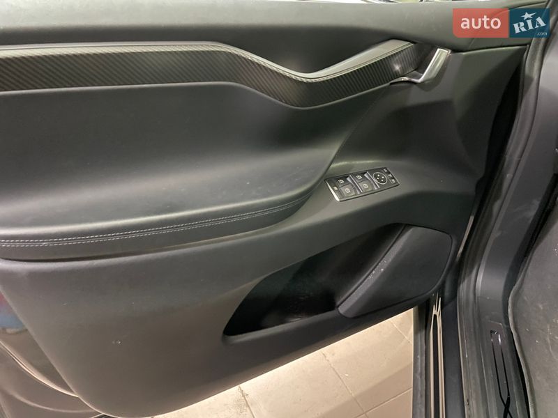 Позашляховик / Кросовер Tesla Model X 2018 в Бродах